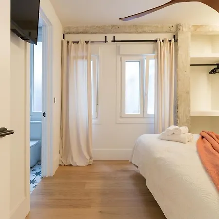 Amplio Y Moderno Con Tarima Refrescante By Staynnapartments Apartamento Bilbau