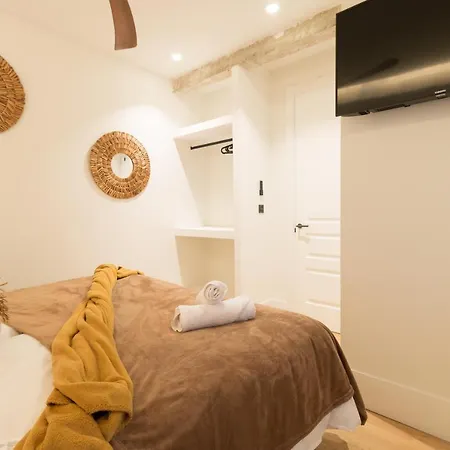 Amplio Y Moderno Con Tarima Refrescante By Staynnapartments Apartamento Bilbau
