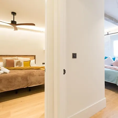 Amplio Y Moderno Con Tarima Refrescante By Staynnapartments * ビルバオ