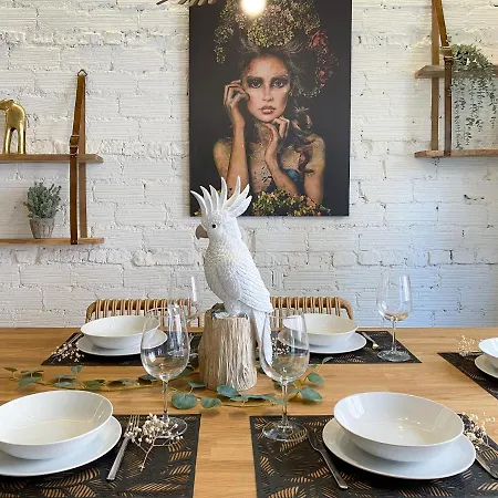 Amplio Y Moderno Con Tarima Refrescante By Staynnapartments